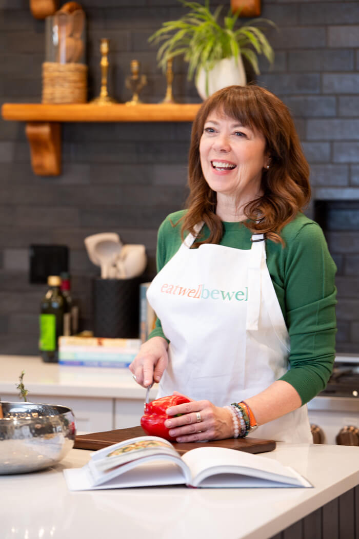 Kelly Beaton cutting pepper